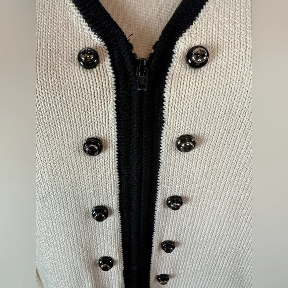 St. John Collection Santana Knit
Jacket in Vanilla/Black - Picture 4 of 11